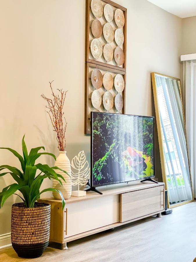 Full Kitchen,King,W/D,Netflix,2 Smart Tvs,Parking Lejlighed Louisville Eksteriør billede