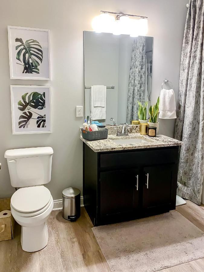 Full Kitchen,King,W/D,Netflix,2 Smart Tvs,Parking Lejlighed Louisville Eksteriør billede