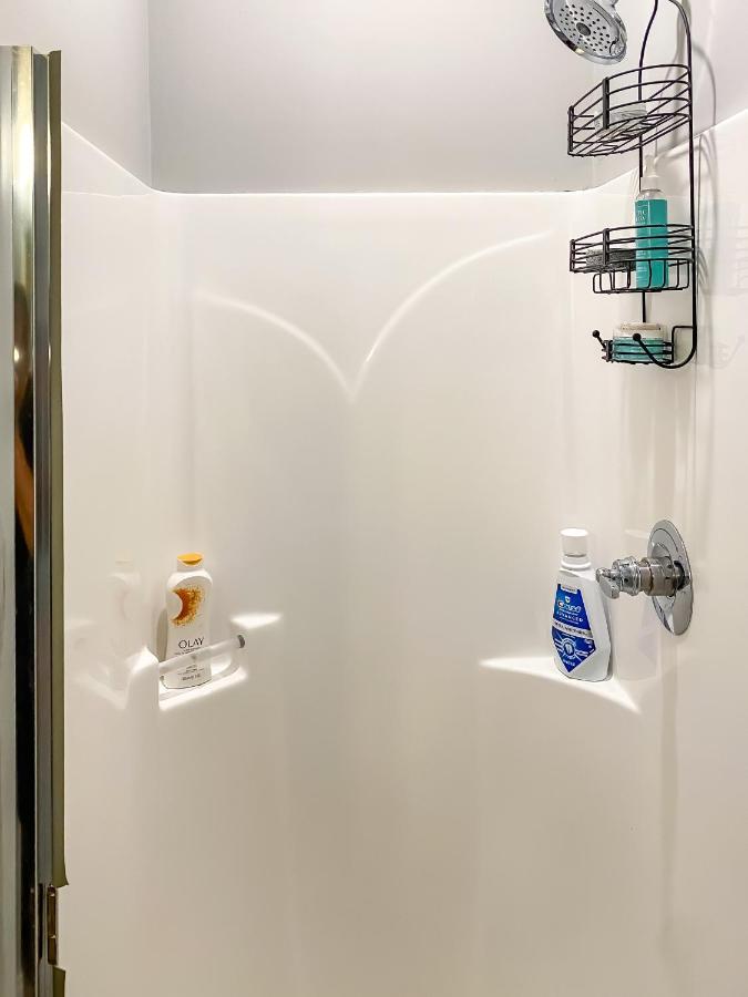 Full Kitchen,King,W/D,Netflix,2 Smart Tvs,Parking Lejlighed Louisville Eksteriør billede