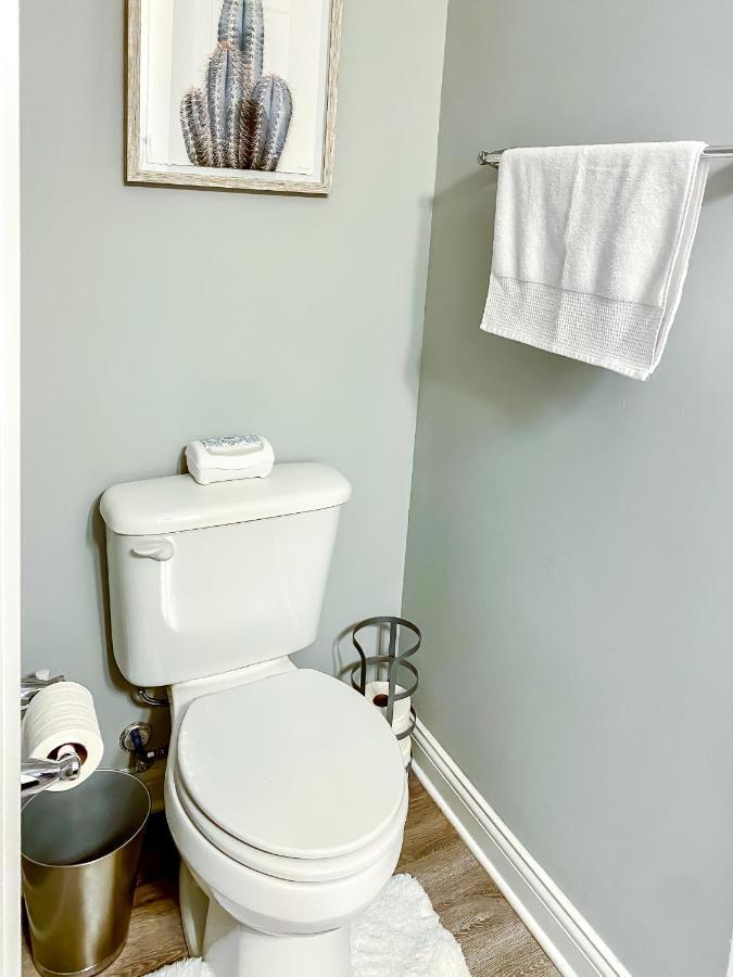 Full Kitchen,King,W/D,Netflix,2 Smart Tvs,Parking Lejlighed Louisville Eksteriør billede