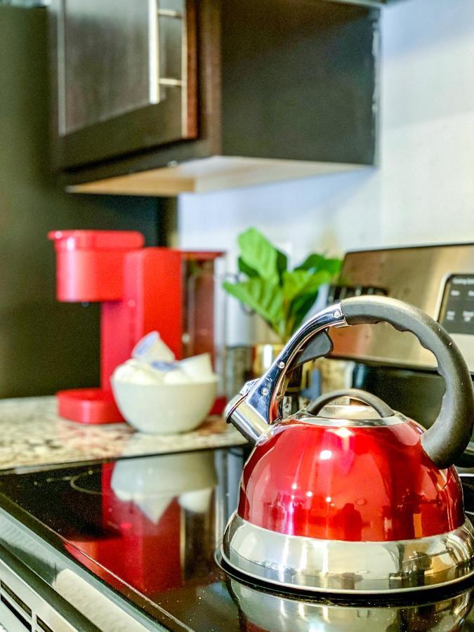 Full Kitchen,King,W/D,Netflix,2 Smart Tvs,Parking Lejlighed Louisville Eksteriør billede