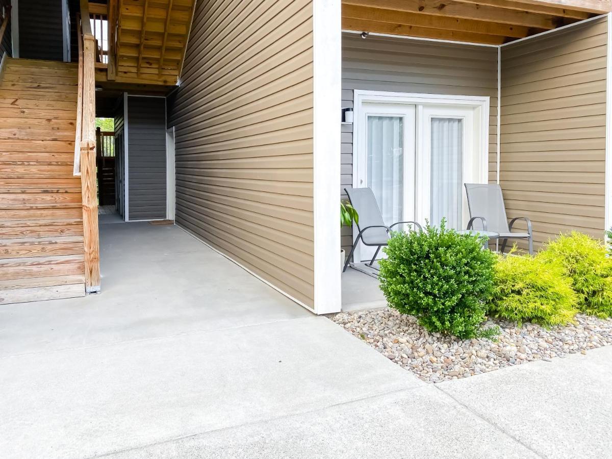 Full Kitchen,King,W/D,Netflix,2 Smart Tvs,Parking Lejlighed Louisville Eksteriør billede